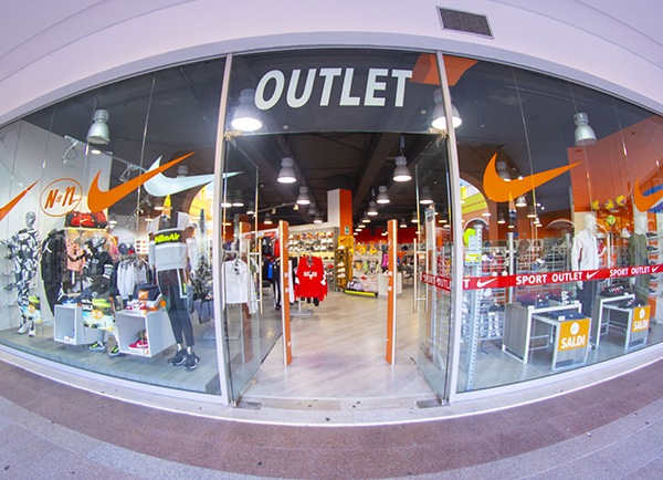 NIKE OUTLET | Polo Commerciale La Corte del Sole - Sardinia Outlet Sestu ( Cagliari)